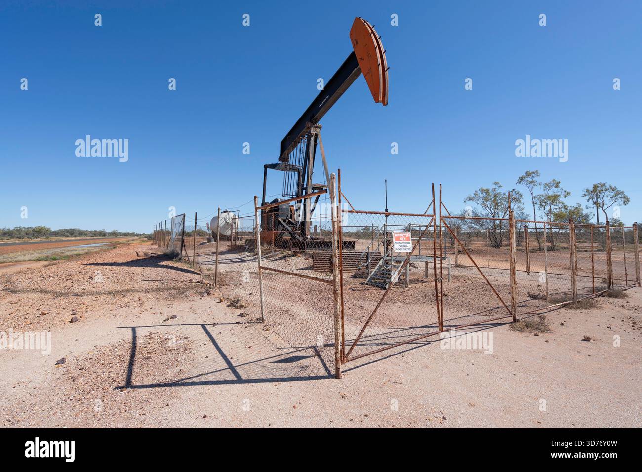 Puits de pétrole abandonné, Windorah, Queensland, Australie Banque D'Images