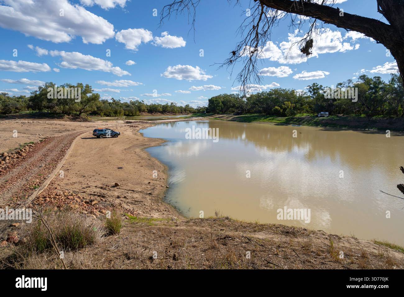 Campeurs près de Cooper's Creek, Windorah, Queensland, Australie Banque D'Images