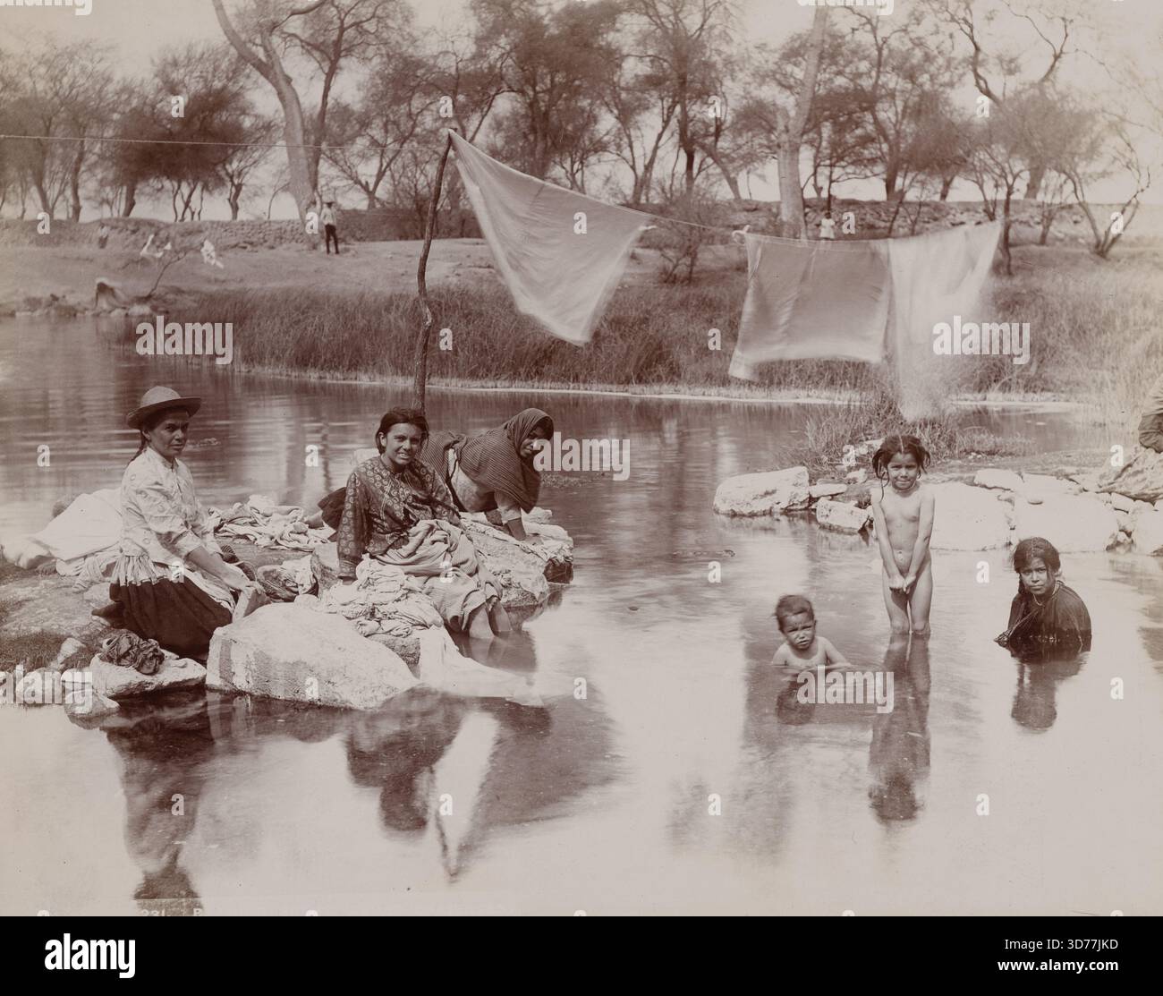 Blanchisserie, 1898, blanchisserie, impression argentée gélatineuse, tapis / 10 1/2 x 13 3/4 po. (26,7 x 34,9 cm Banque D'Images