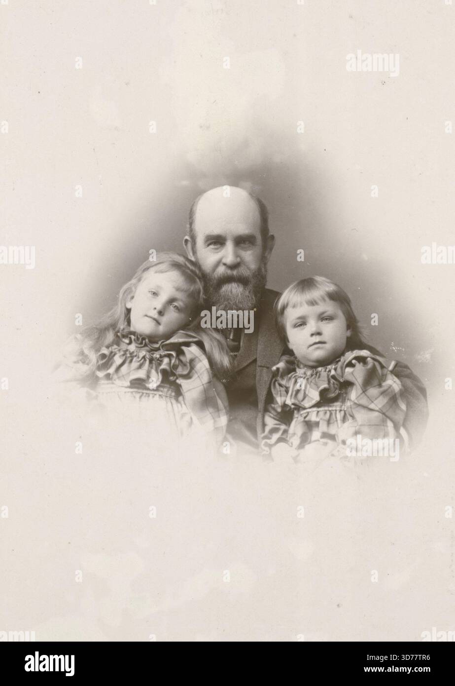 Henry George avec ses petites-filles Mary et Ruth, enfants de son fils Richard F. George., 1800 - 1899. Impôt unique, George, Henry, 1839-1897 Banque D'Images