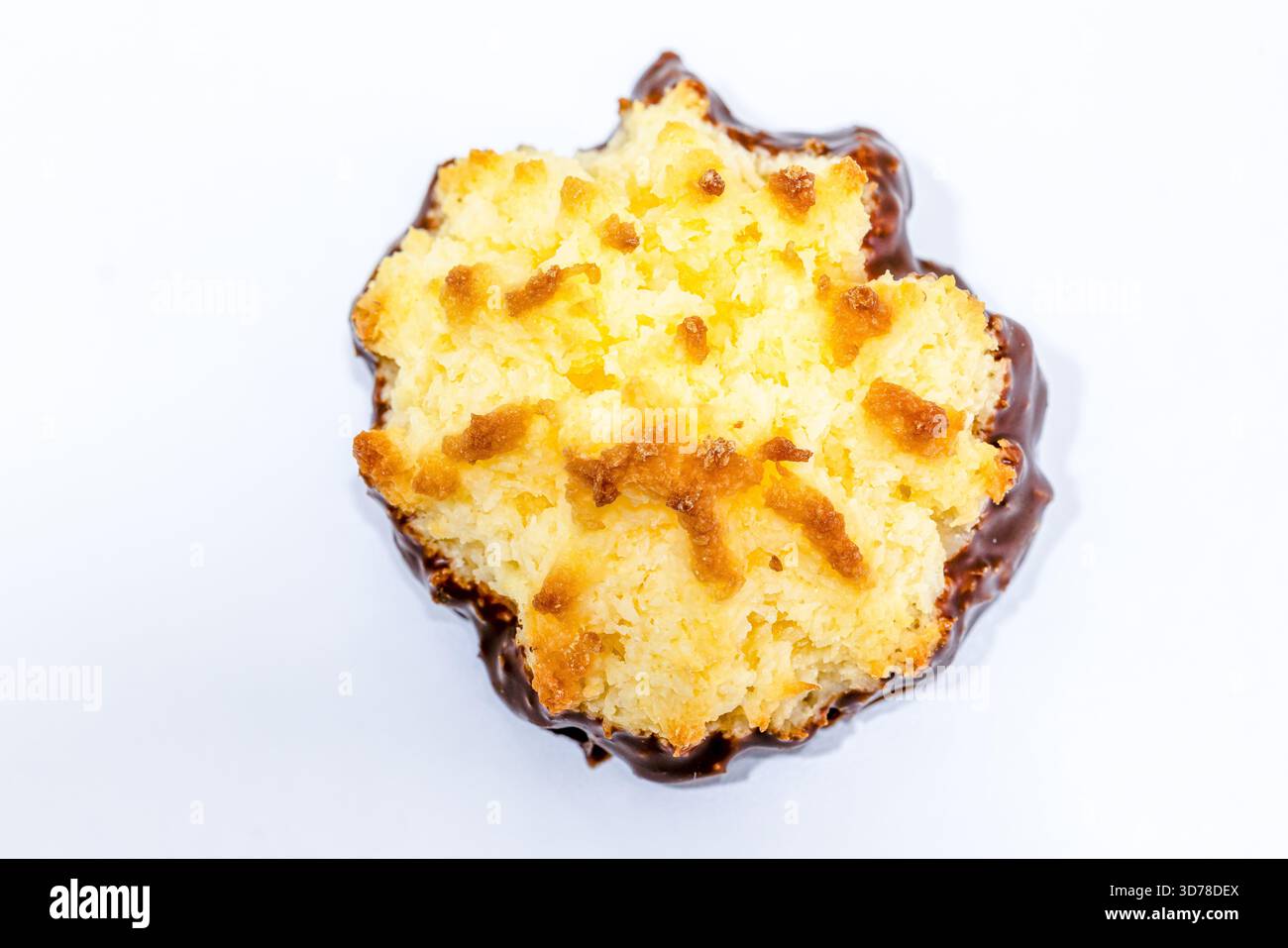 brioches à la noix de coco avec une base recouverte de chocolat Banque D'Images
