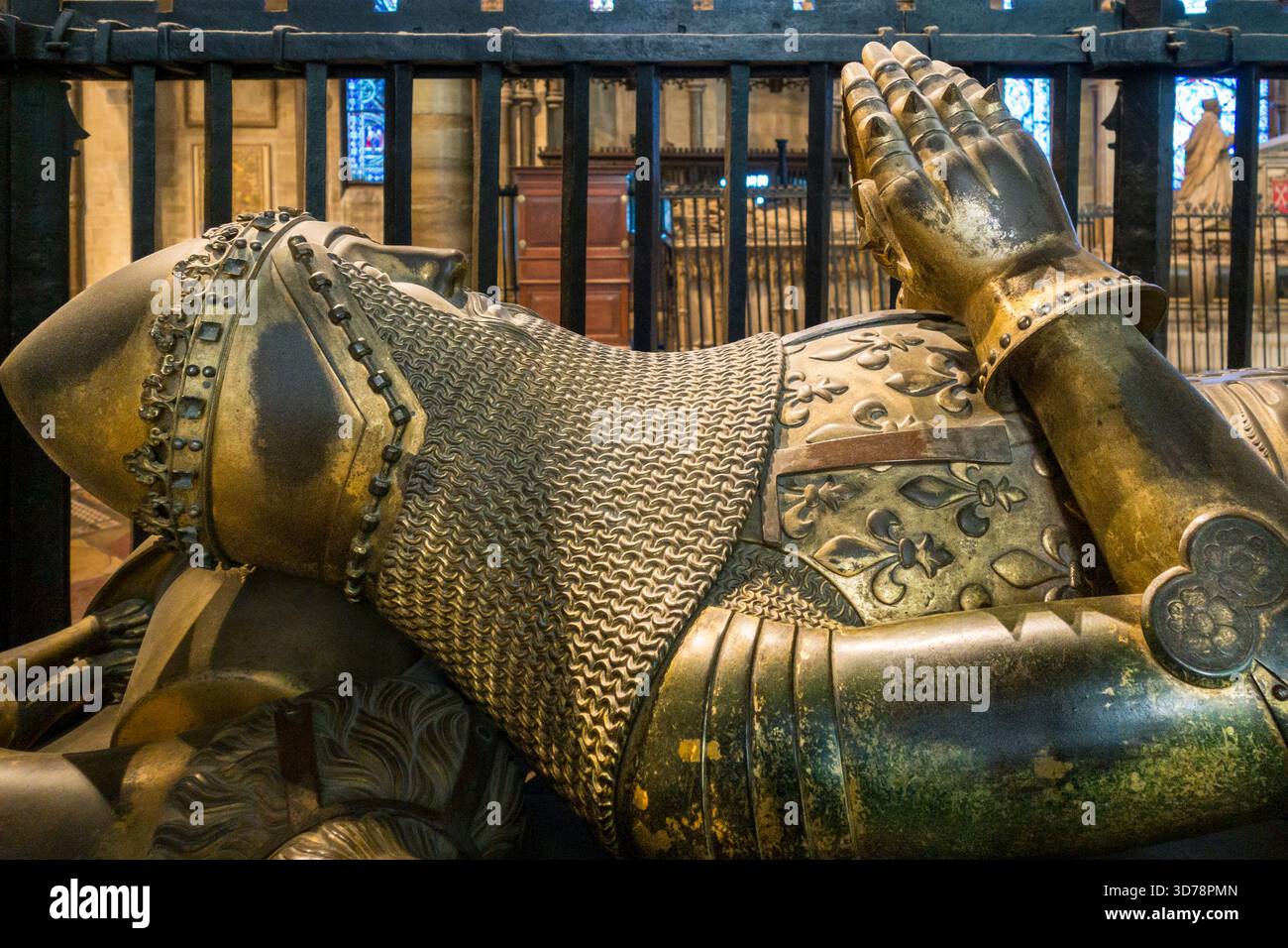 Le tombeau d'Edward Plantagenêt, le Prince Noir (décédé en 1376) dans la cathédrale de Canterbury. Il était connu de son vivant sous le nom d'Edward de Woodstock (Kent, Royaume-Uni) Banque D'Images
