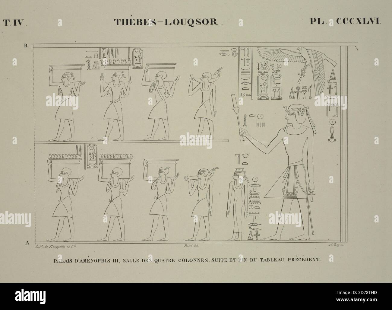 Une illustration représentant le palais d'Amenhotep III dans la salle des quatre colonnes, reflétant l'architecture égyptienne antique. La scène présente des offres de boîtes sacrées de différentes formes. Le roi, levant la main dans un geste de vénération, est protégé par un faucon, symbolisant la victoire. Cette lithographie a été publiée par Firmin Didot frères entre 1835 et 1845 à Paris Banque D'Images