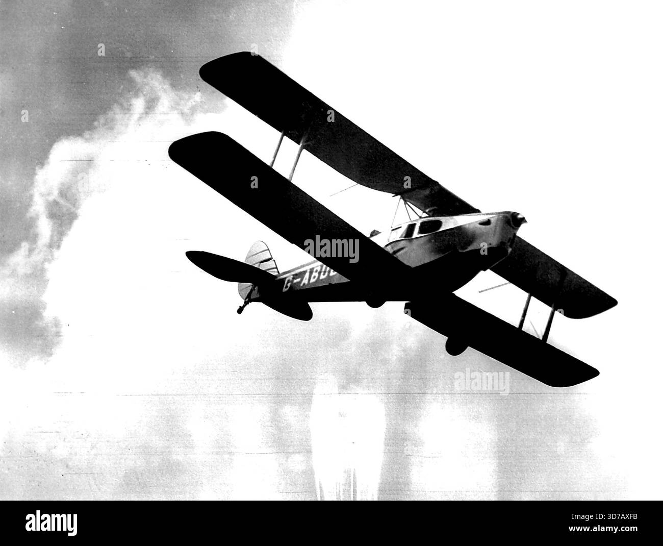 'Le nouveau 'Fox Moth' - le nouveau 'Fox Moth' en vol aujourd'hui. Le nouvel avion 'Fox Moth', conçu par le de Havilland Co. était en vue ce matin à l'aérodrome de Stagg Lane. Il a été signé pour le pilote chauffeur et ne coûte que neuf cent quatre-vingt-dix-neuf livres. Il a une vitesse de croisière de 90 miles à l'heure. 10 mars 1932. Banque D'Images