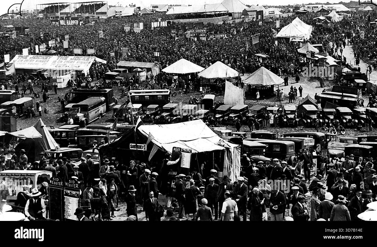 Cette merveilleuse foule de Derby - ***** amusement de la foire sur la lande - et un très petit ***** De la multitude qui est allée à Epsom pour Derby. 06 juillet 1931. Banque D'Images