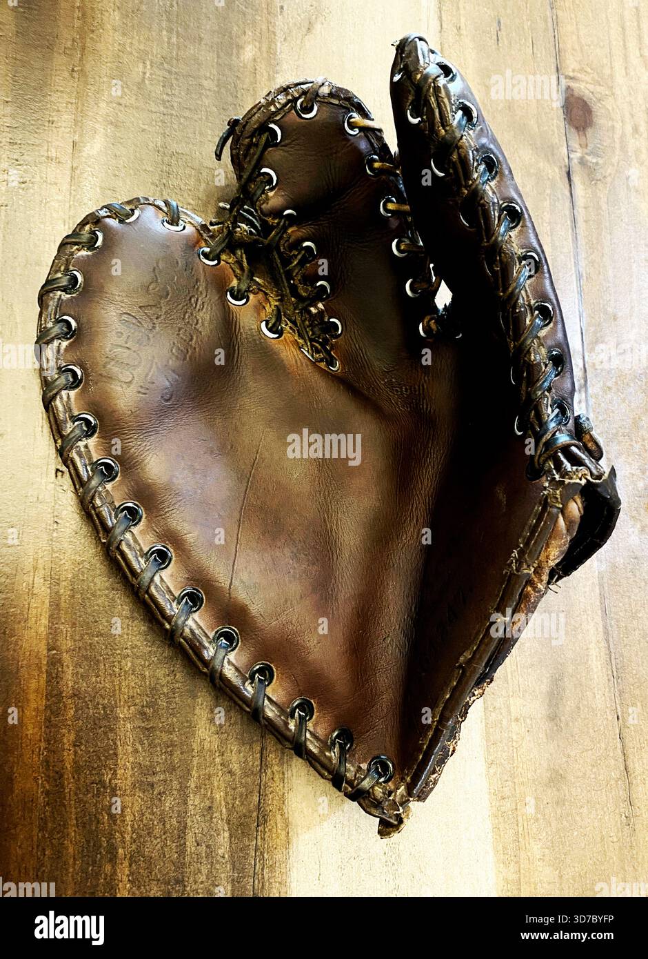 Gant de baseball vintage Wilson Trapper, 1940-1950. - Image de stock capturée avec un smartphone