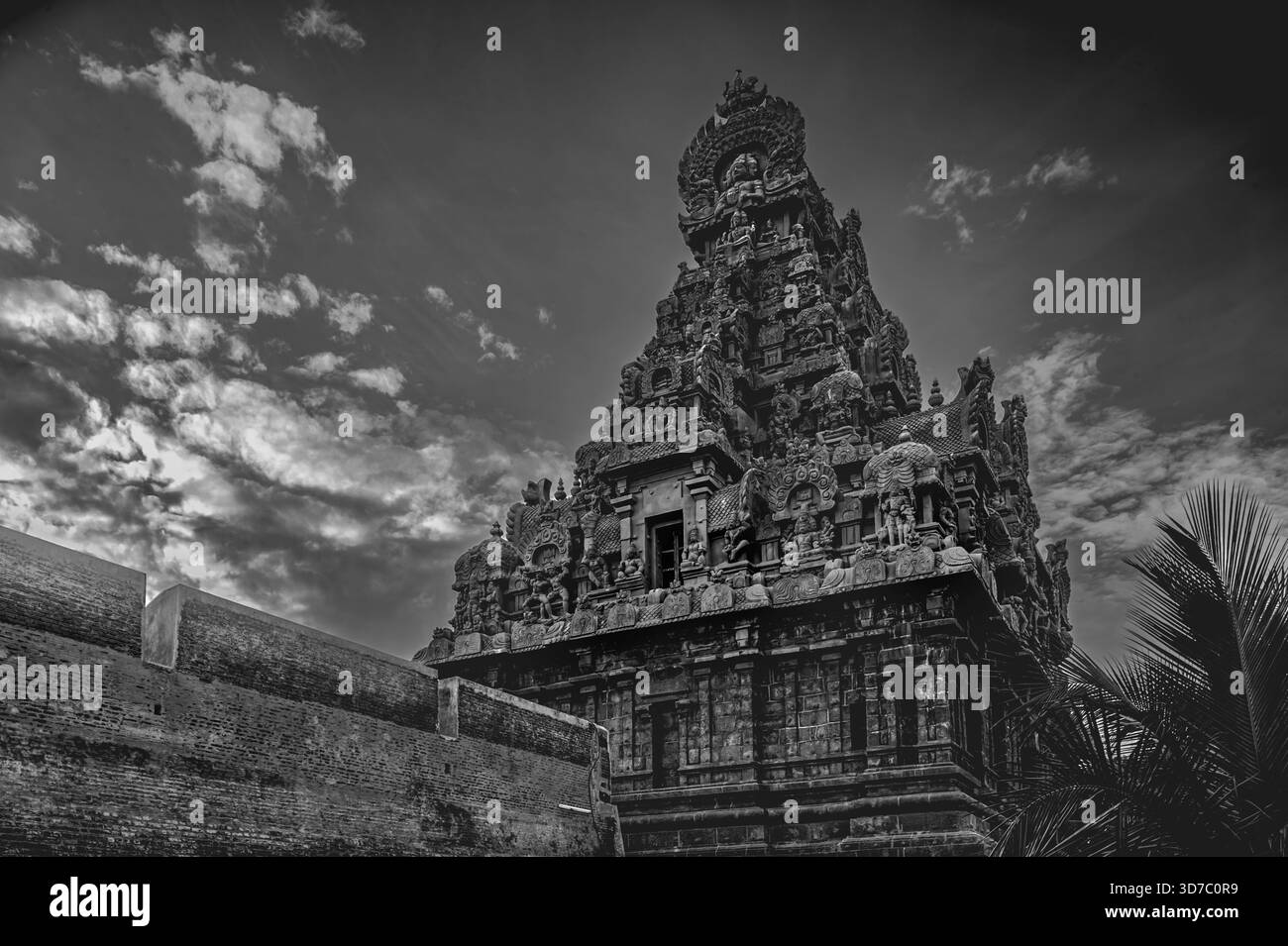 08 21 2009 entrée, ou « Gopuram », au temple hindou de Brihadisvara, un site du patrimoine mondial de l'UNESCO Thanjavur Tamil Nadu Inde Banque D'Images