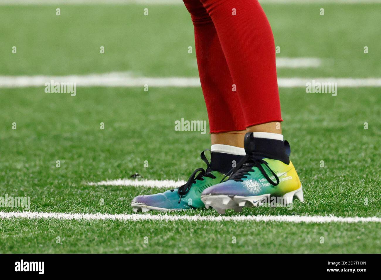 A detailed view of the cleats worn by New York Giants safety Dane Belton (24) against the Detroit Lions during an NFL football game in Detroit, Sunday, Nov. 23, 2025. (AP Photo/Rick Osentoski) Banque D'Images
