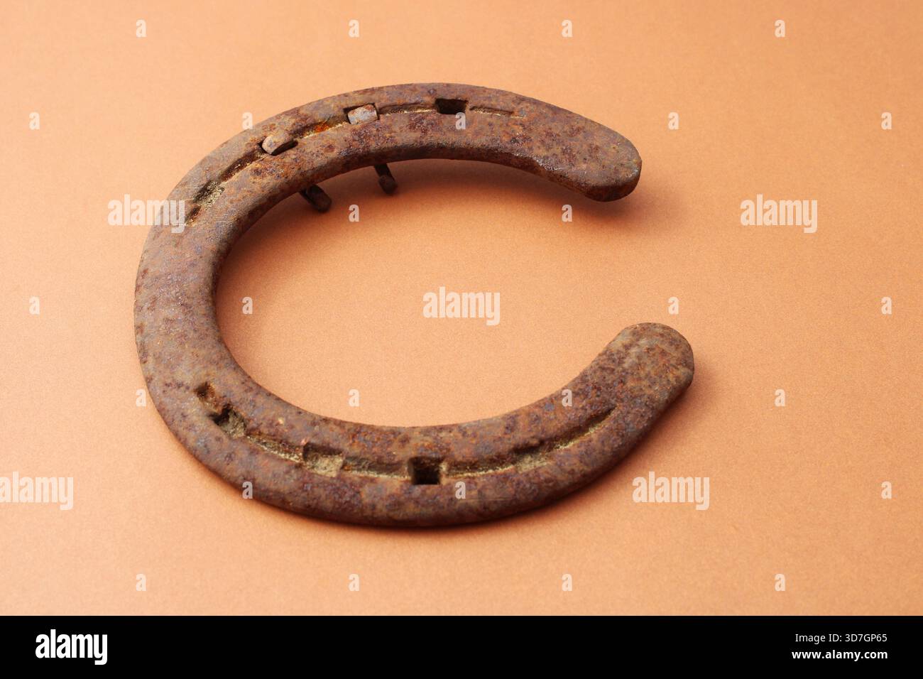 Fer à cheval rouillé, symbole de chance et de bonne fortune Banque D'Images