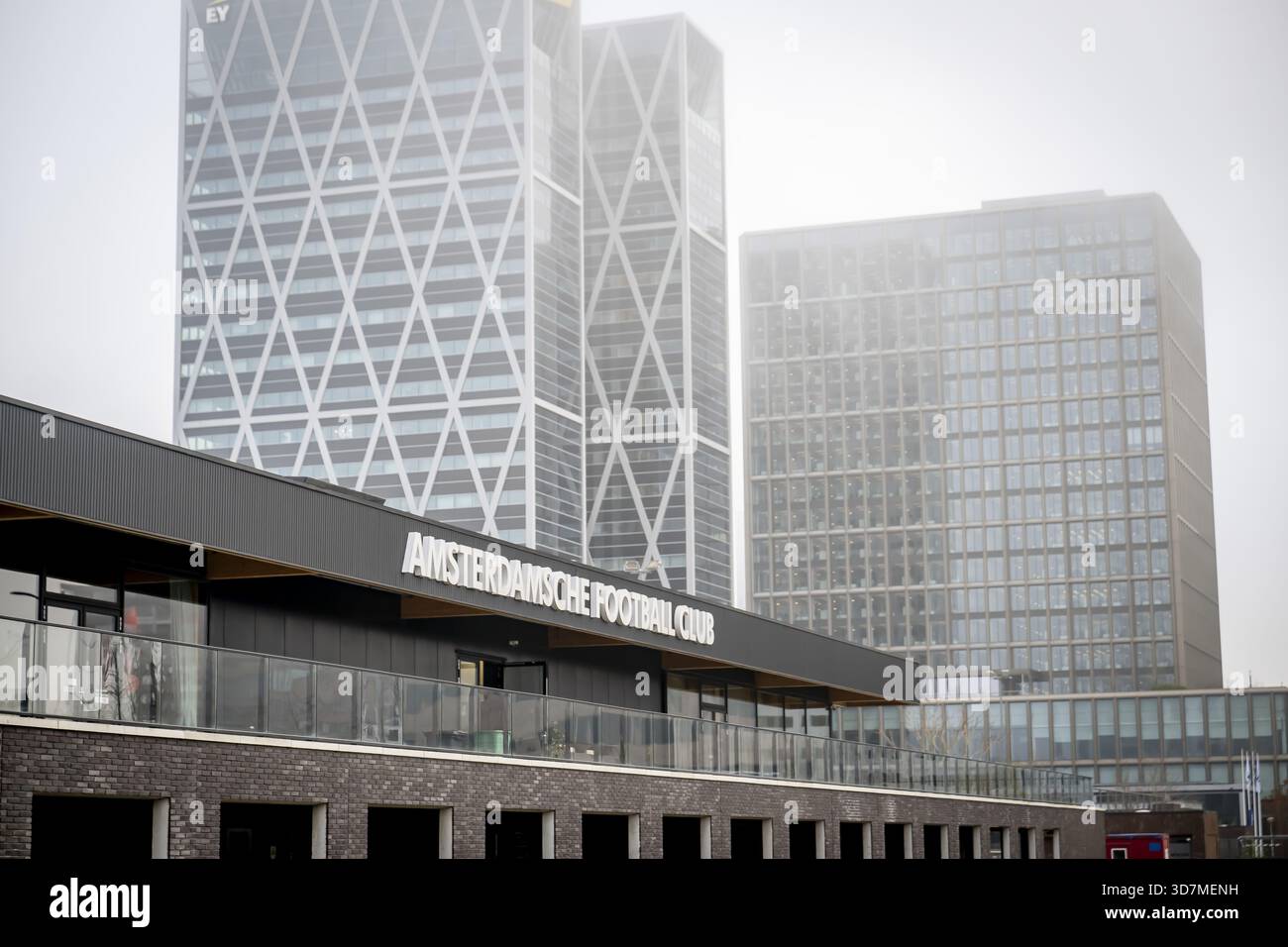 AMSTERDAM - Amsterdamsche Football Club est un club de football amateur d'Amsterdam. Fondé le 18 janvier 1895, l'AFC est le plus ancien club de football d'Amsterdam. Le club est également connu sous le nom de Reds. Ce surnom fait référence à la chemise rouge de l'AFC, qui comporte également un V. ANP / Hollandse Hoogte / Roboin Utrecht netherlands Out - belgium Out Banque D'Images