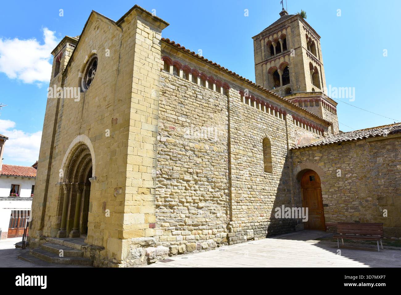 Église Santa Eugènia de Berga (romane, XIe siècle). Santa Eugènia de Berga, Osona, Barcelone, Catalogne, Espagne. Banque D'Images