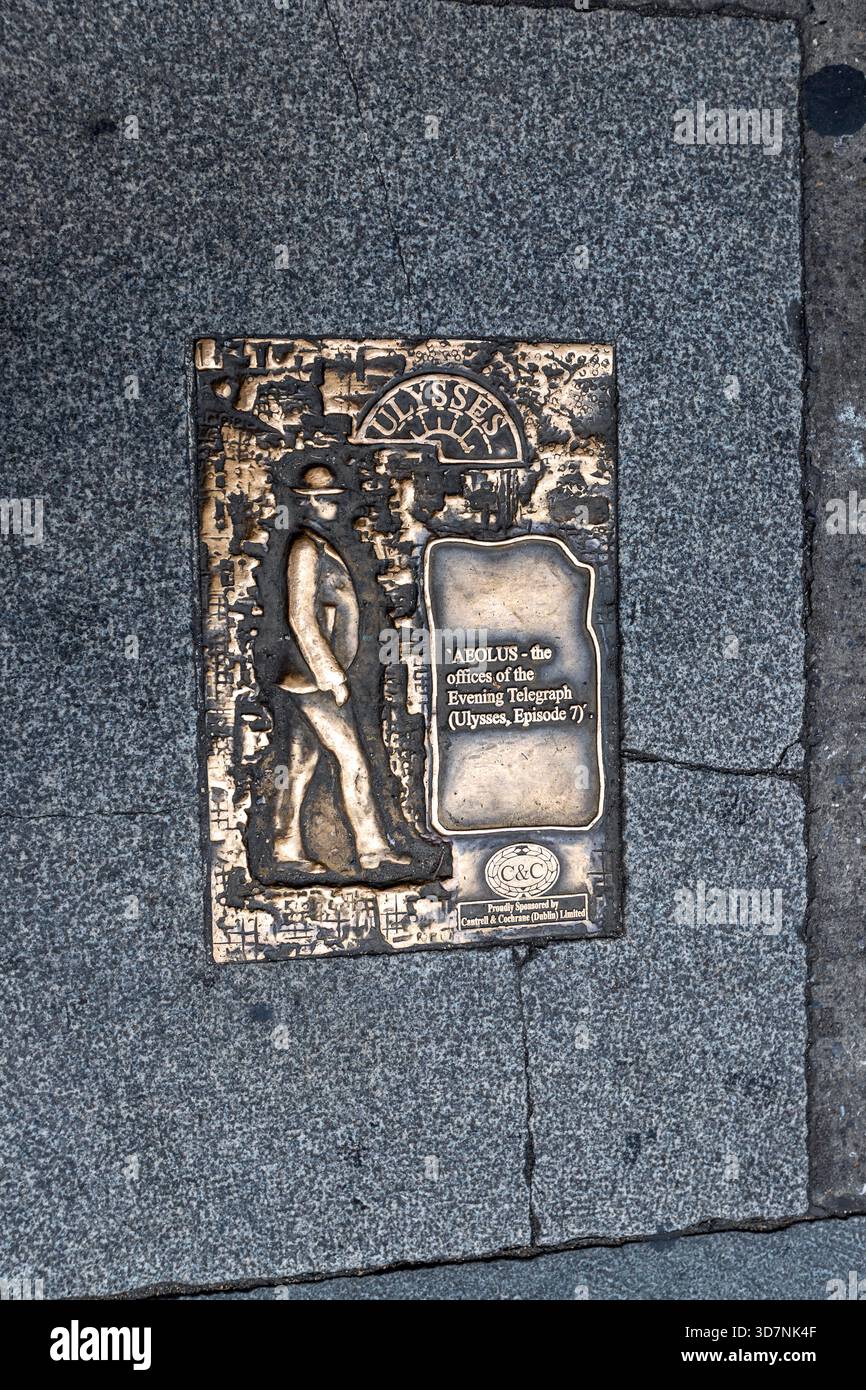 Plaque avec texte Ulysse de James Joyce dans Pavement Sidewalk, Dublin, Irlande Banque D'Images
