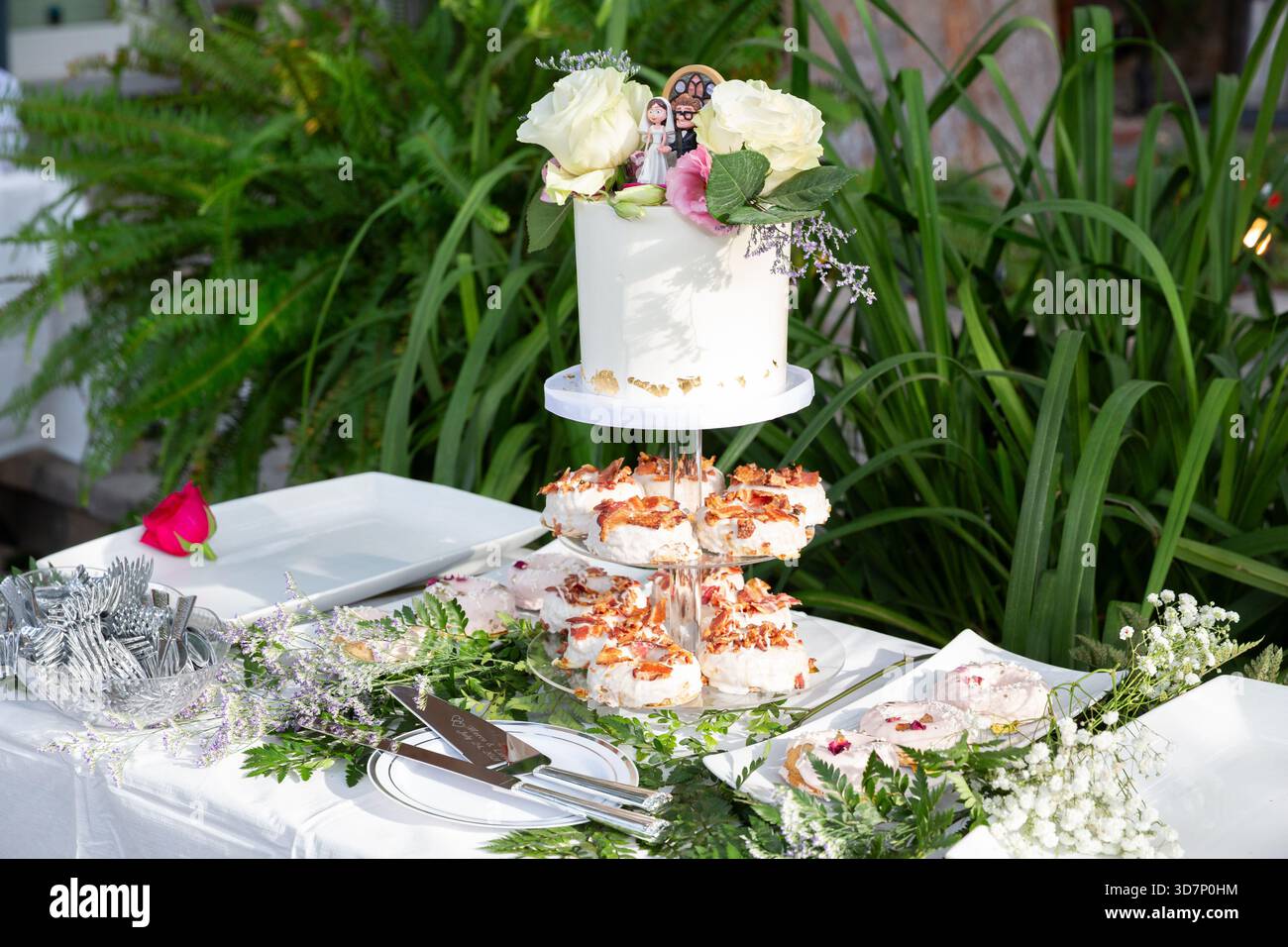 Présentoir de gâteaux de mariage Banque D'Images