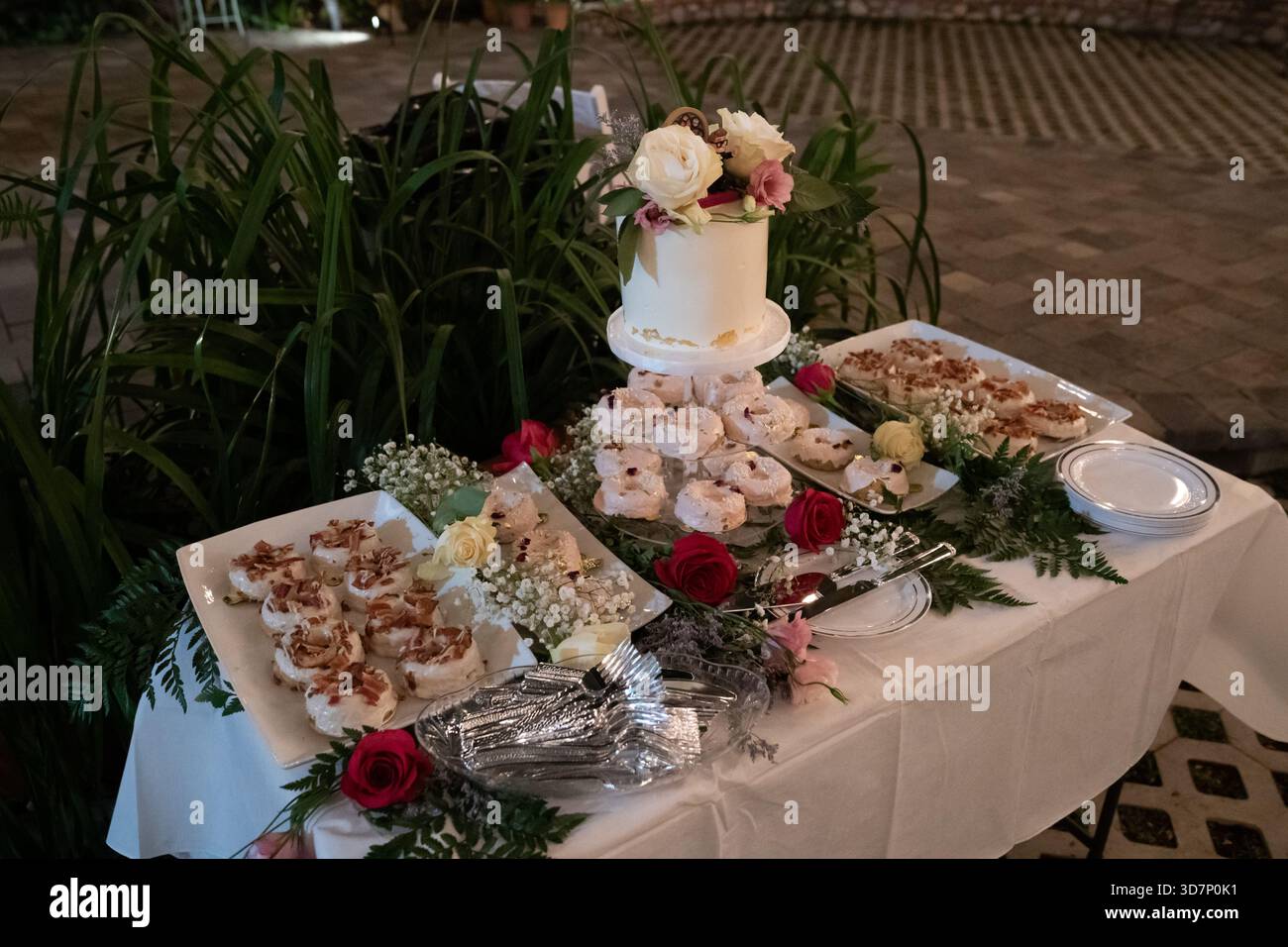 Présentoir de gâteaux de mariage Banque D'Images