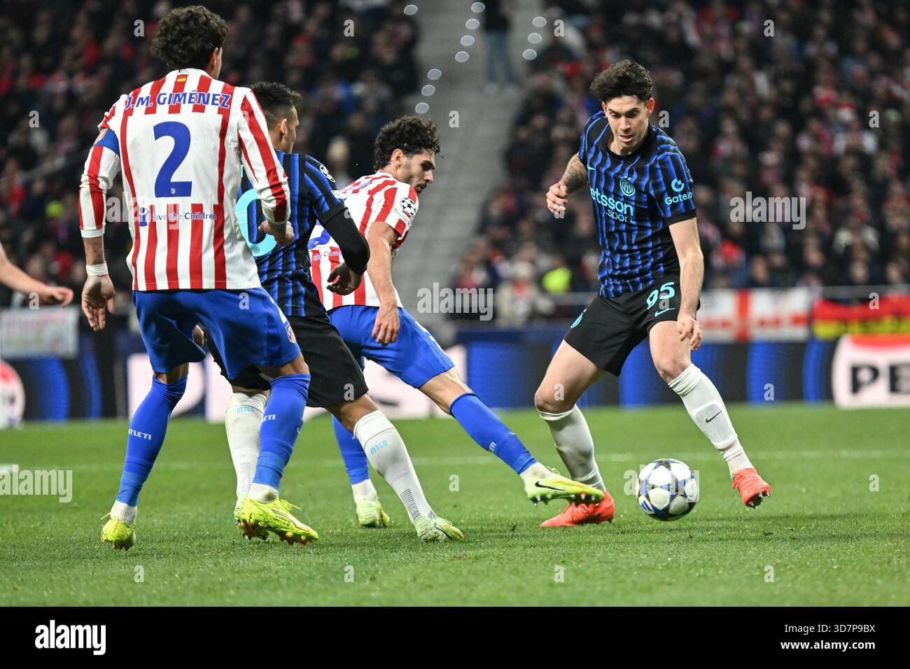 Alessandro Bastoni de l'Internazionale lors du match de l'UEFA Champions League à l'Atletico de Madrid et le FC Internazionale Milano à l'Estadio Metropolitano on Banque D'Images