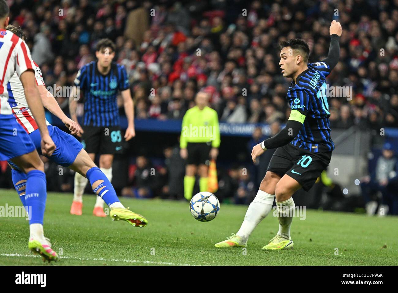 Lautaro Martínez de l'Internazionale pendant le match de l'UEFA Champions League Atletico de Madrid et le FC Internazionale Milano à l'Estadio Metropolitano sur le No Banque D'Images