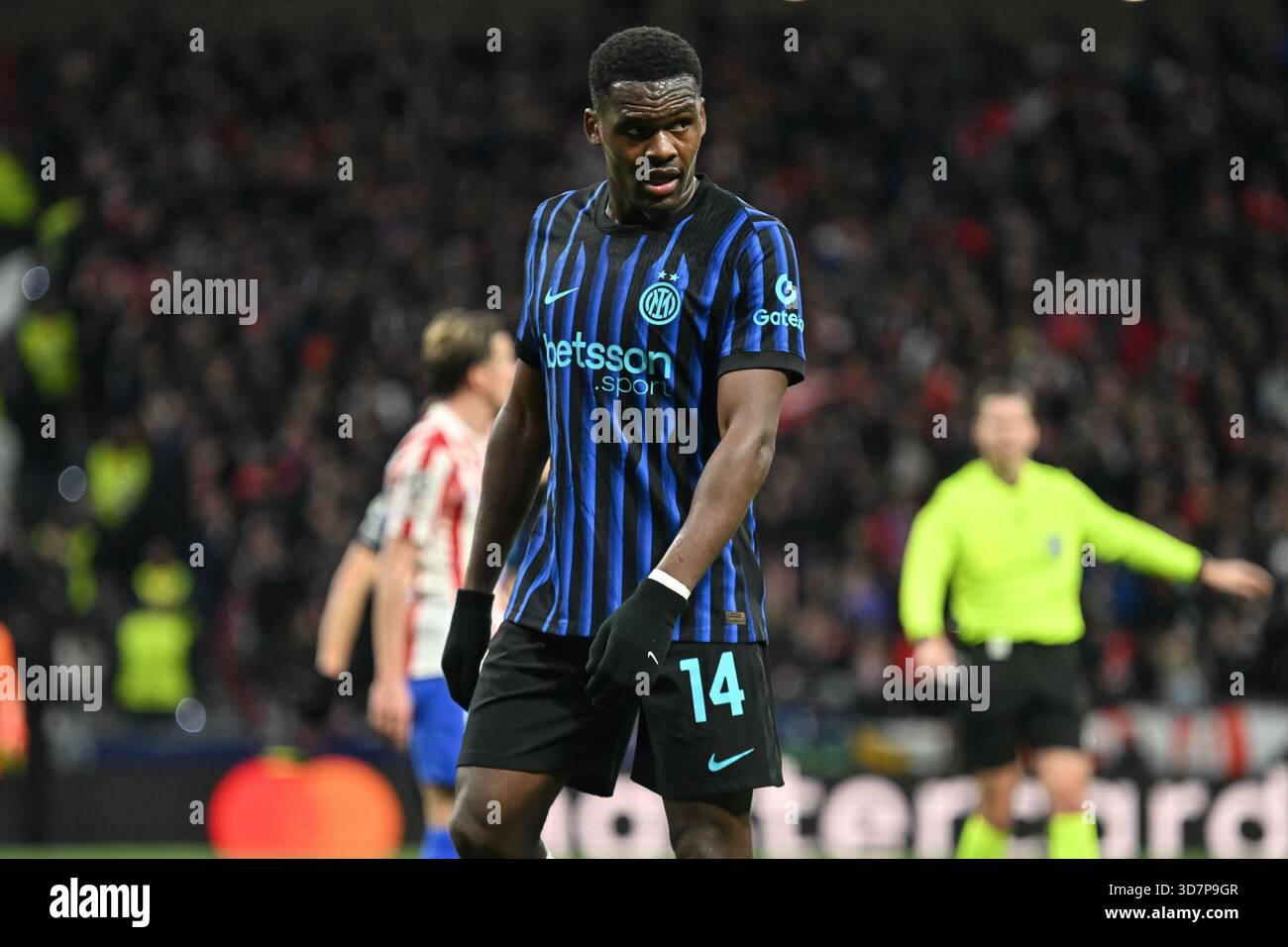 Ange Yoan Bonny de l'Internazionale lors du match de l'UEFA Champions League à l'Atletico de Madrid et au FC Internazionale Milano à l'Estadio Metropolitano le 19 novembre Banque D'Images