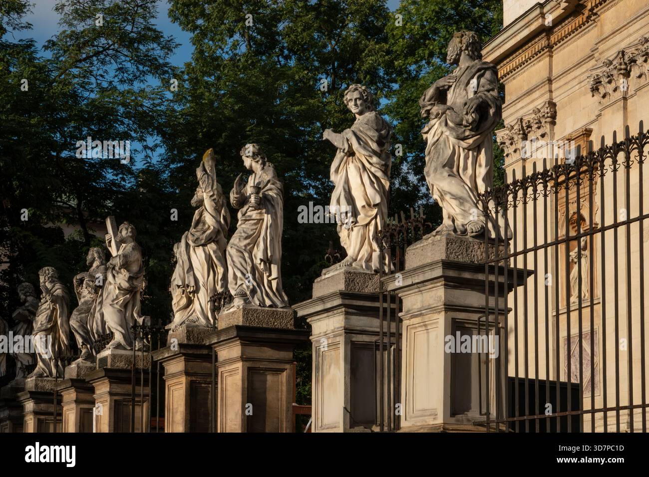 Cracovie Pologne. Célèbre pour sa riche histoire et son architecture, le vieux centre-ville de Cracovie est classé au patrimoine mondial de l'UNESCO. Banque D'Images