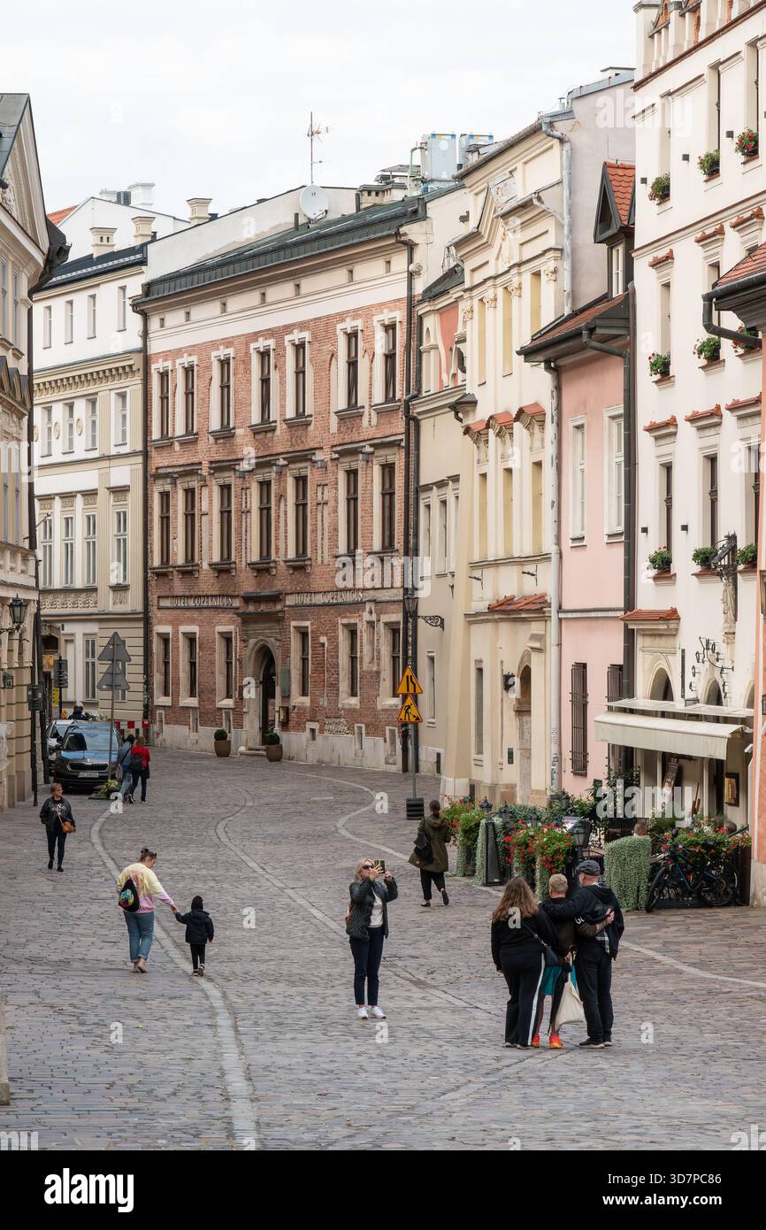 Cracovie Pologne. Célèbre pour sa riche histoire et son architecture, le vieux centre-ville de Cracovie est classé au patrimoine mondial de l'UNESCO. Banque D'Images