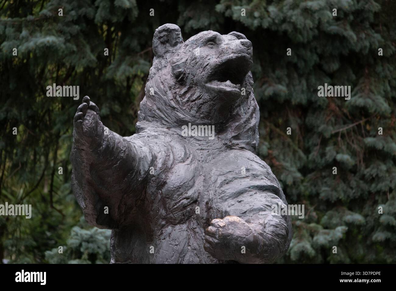 Cracovie Pologne. Statue de Wojtek l'ours dans Jordan Park Cracovie. Wojtek l'ours était célèbre pour avoir servi dans l'armée polonaise pendant la 11e Guerre mondiale. Banque D'Images