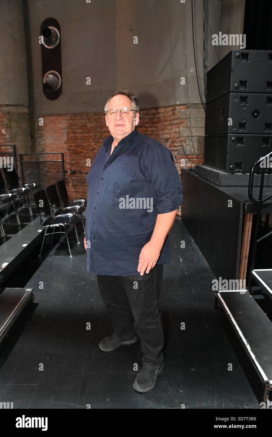 Wolf Bachofner, Schauspieler, Sänger, Schnell ermittelt, Kommissar Rex, 2025, Manfred Siebinger *** Wolf Bachofner, acteur, chanteur, Schnell ermittelt, Kommissar Rex, 2025, Manfred Siebinger Banque D'Images