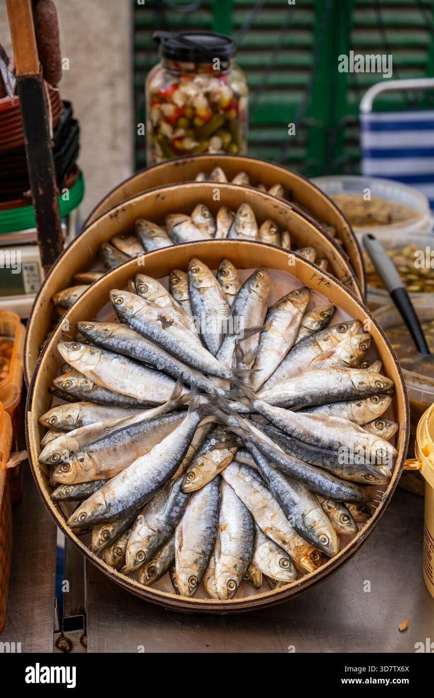 Sardines fraîches à Sencelles, jour de marché, Palma, Majorque. Banque D'Images