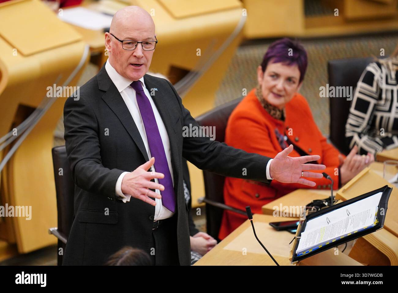 Premier ministre John Swinney lors des questions du premier ministre au Parlement écossais à Holyrood, Édimbourg. Date de la photo : jeudi 27 novembre 2025. Banque D'Images