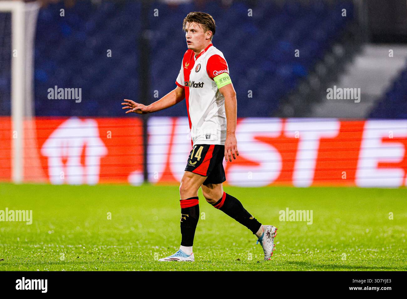 SEM Steijn de Feyenoord Rotterdam fait des gestes lors du match MD5 de l'UEFA Europa League 2025/26 League phase entre Feyenoord Rotterdam et Celtic FC à de Kuip le 27 novembre 2025 à Rotterdam, pays-Bas. (Crédit : Marcel ter bals/MTB-photo/Alamy Live News) Banque D'Images