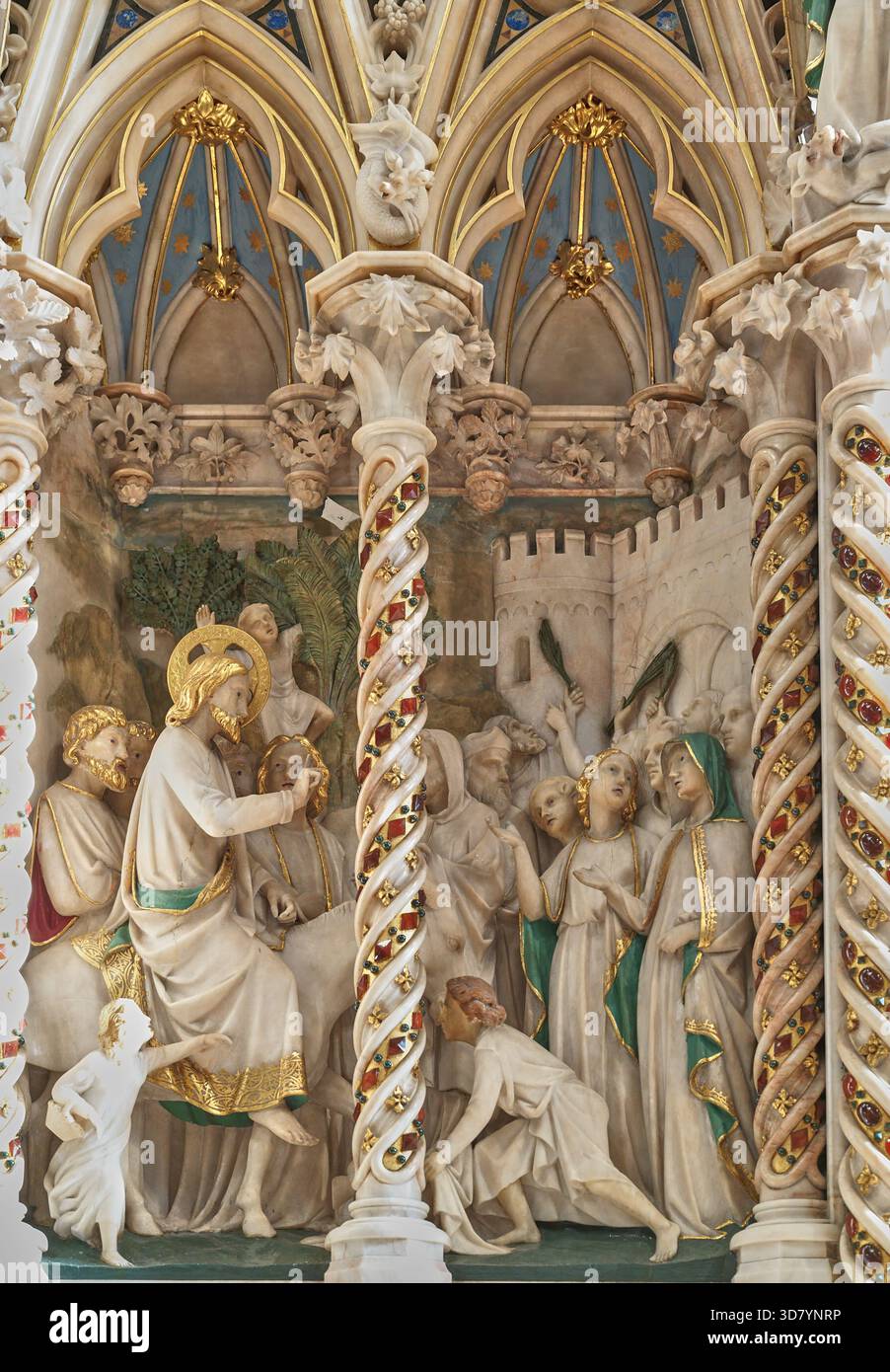 L'entrée triomphale de Jésus-Christ sur un âne dans Jérusalem, représentée sur les redos de marbre et d'albâtre derrière le maître-autel dans la cathédrale A. Banque D'Images
