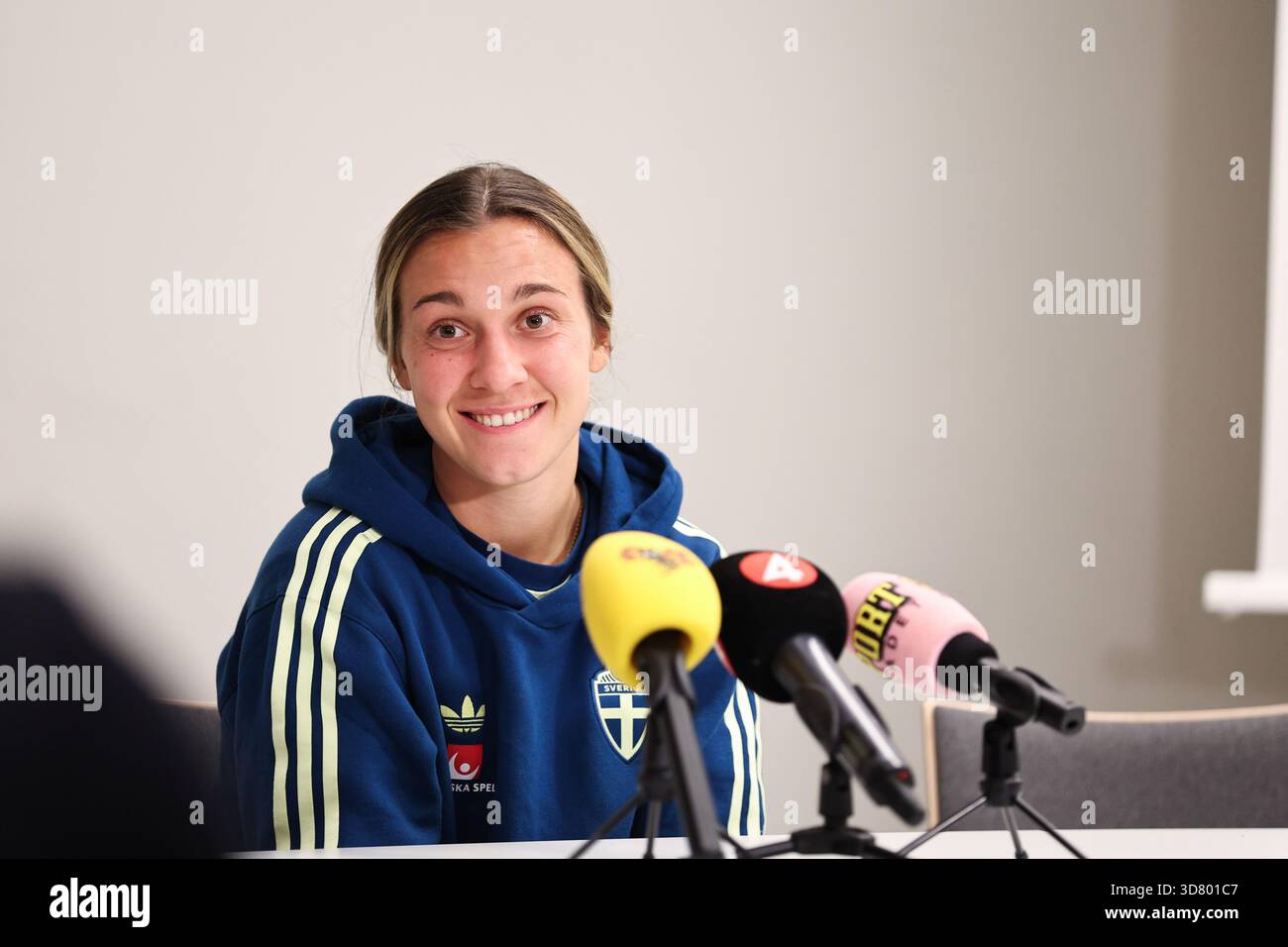 Mutigny, France. 27 novembre 2025. MUTIGNY, FRANCE 20251127La joueuse de l'équipe nationale suédoise Julia Zigiotti Olme lors d'une conférence de presse à l'hôtel Loisium Wine & Spa à Mutigny, en France, avant le match de Ligue nationale de demain entre la France et la Suède. Photo : Caisa Rasmussen/TT/Code 12150 *** L'image est incluse dans le FORFAIT SPORT. Pour les autres PAIEMENT IMAGE*** ce texte est traduit automatiquement crédit : TT News Agency/Alamy Live News Banque D'Images
