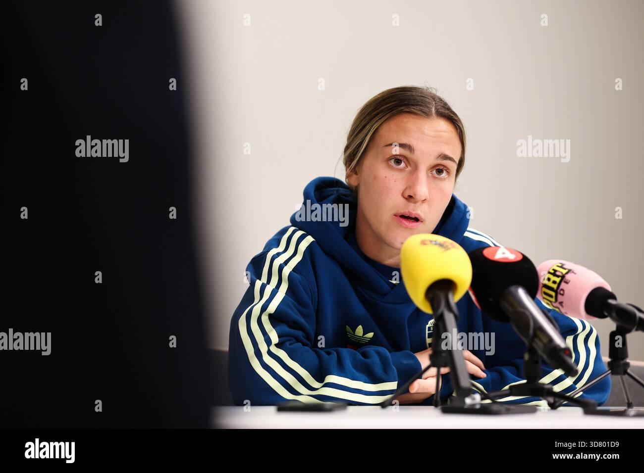 Mutigny, France. 27 novembre 2025. MUTIGNY, FRANCE 20251127La joueuse de l'équipe nationale suédoise Julia Zigiotti Olme lors d'une conférence de presse à l'hôtel Loisium Wine & Spa à Mutigny, en France, avant le match de Ligue nationale de demain entre la France et la Suède. Photo : Caisa Rasmussen/TT/Code 12150 *** L'image est incluse dans le FORFAIT SPORT. Pour les autres PAIEMENT IMAGE*** ce texte est traduit automatiquement crédit : TT News Agency/Alamy Live News Banque D'Images