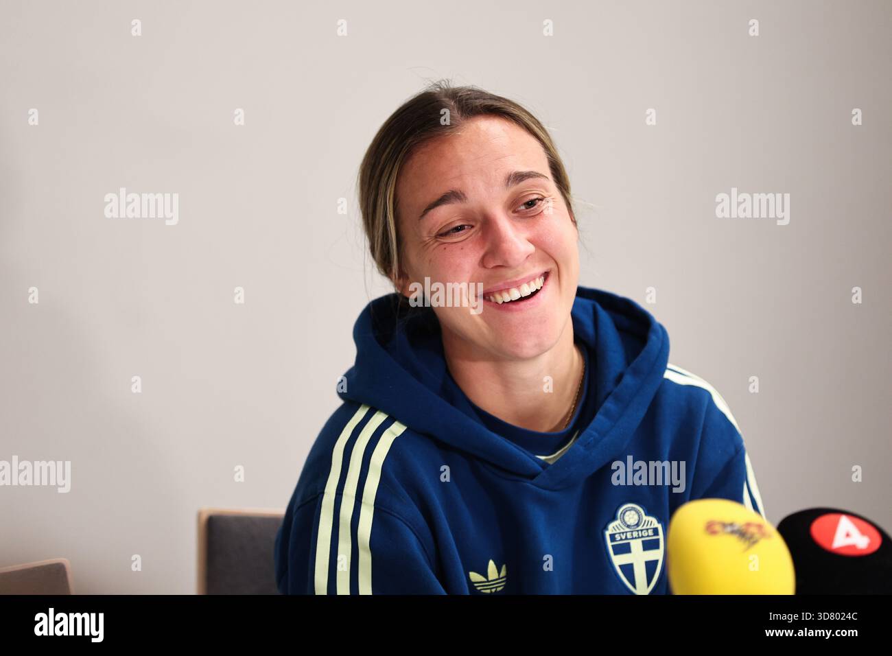 Mutigny, France. 27 novembre 2025. MUTIGNY, FRANCE 20251127La joueuse de l'équipe nationale suédoise Julia Zigiotti Olme lors d'une conférence de presse à l'hôtel Loisium Wine & Spa à Mutigny, en France, avant le match de Ligue nationale de demain entre la France et la Suède. Photo : Caisa Rasmussen/TT/Code 12150 *** L'image est incluse dans le FORFAIT SPORT. Pour les autres PAIEMENT IMAGE*** ce texte est traduit automatiquement crédit : TT News Agency/Alamy Live News Banque D'Images