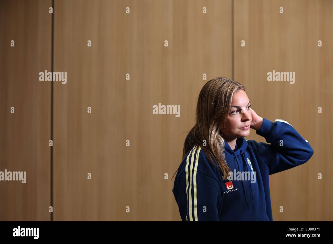 Mutigny, France. 27 novembre 2025. MUTIGNY, FRANCE 20251127La joueuse de l'équipe nationale suédoise Johanna Rytting Kaneryd lors d'une conférence de presse à l'hôtel Loisium Wine & Spa à Mutigny, en France, en prévision du match de Ligue nationale de demain entre la France et la Suède. Photo : Caisa Rasmussen/TT/Code 12150 *** L'image est incluse dans le FORFAIT SPORT. Pour les autres IMAGES PAYANTES*** ce texte est traduit automatiquement crédit : TT News Agency/Alamy Live News Banque D'Images