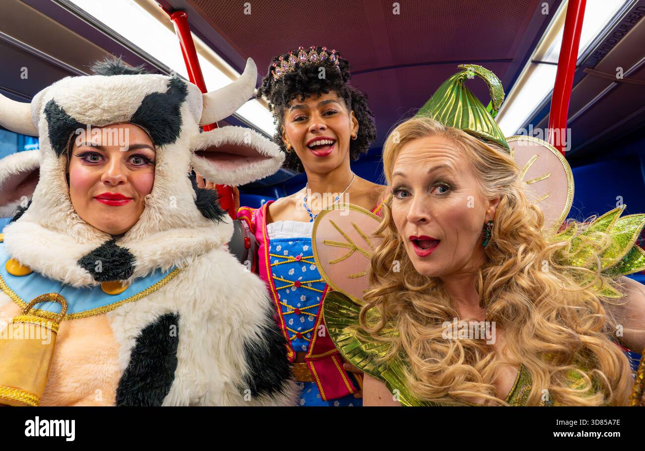 Casting de pantomime Jack et la Beanstalk dans un bus de Noël Lothian, Festival Theatre, Édimbourg, Écosse, Royaume-Uni Banque D'Images