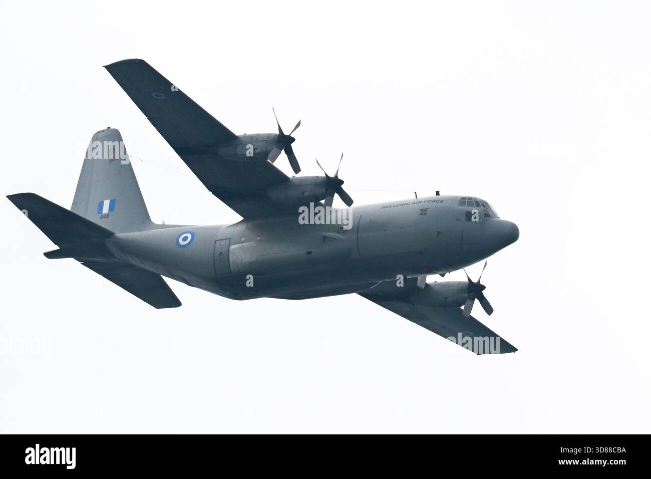 23 octobre 2025, Thessalonique, Grèce : un avion cargo C-130 de l'Armée de l'Air hellénique lors d'un vol de démonstration (crédit image : © Giannis Papanikos/ZUMA Press Wire) USAGE ÉDITORIAL SEULEMENT ! Non destiné à UN USAGE commercial ! Banque D'Images