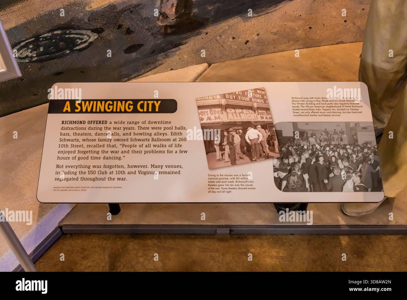 Murale d'une rue animée de Richmond pendant la guerre ; Rosie the riveter WWII Home Front National Historical Park, Richmond, Californie, États-Unis [No release ; edi Banque D'Images
