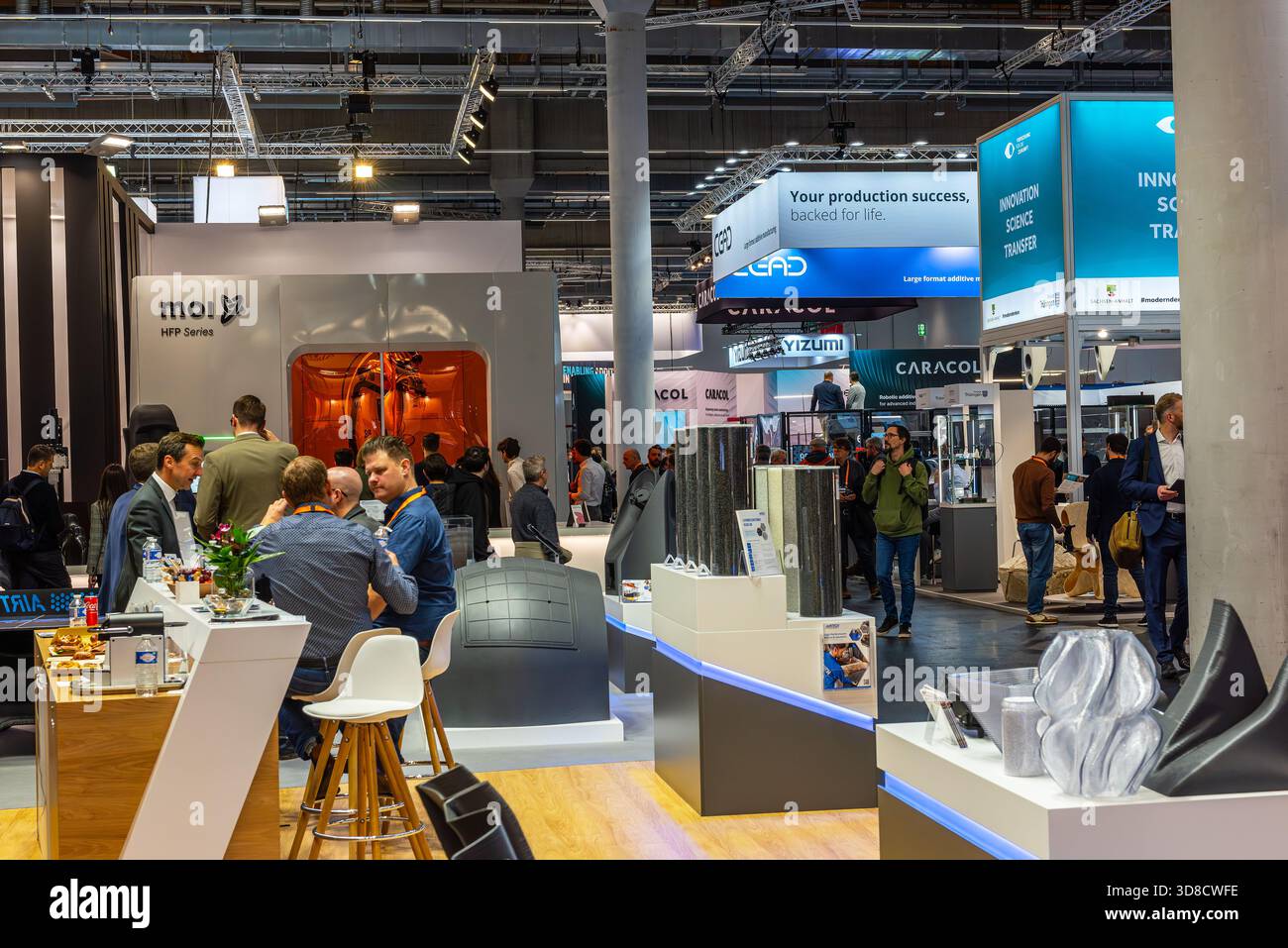 Des inconnus au salon 3D de Francfort, Allemagne Banque D'Images