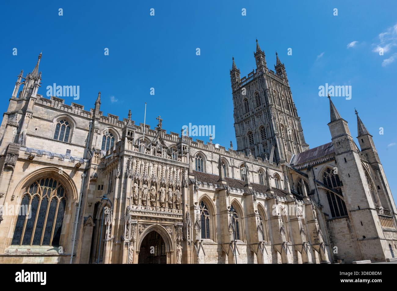 Gloucester, Royaume-Uni- 15 août 2025 ; le côté de la cathédrale de Gloucester. Banque D'Images