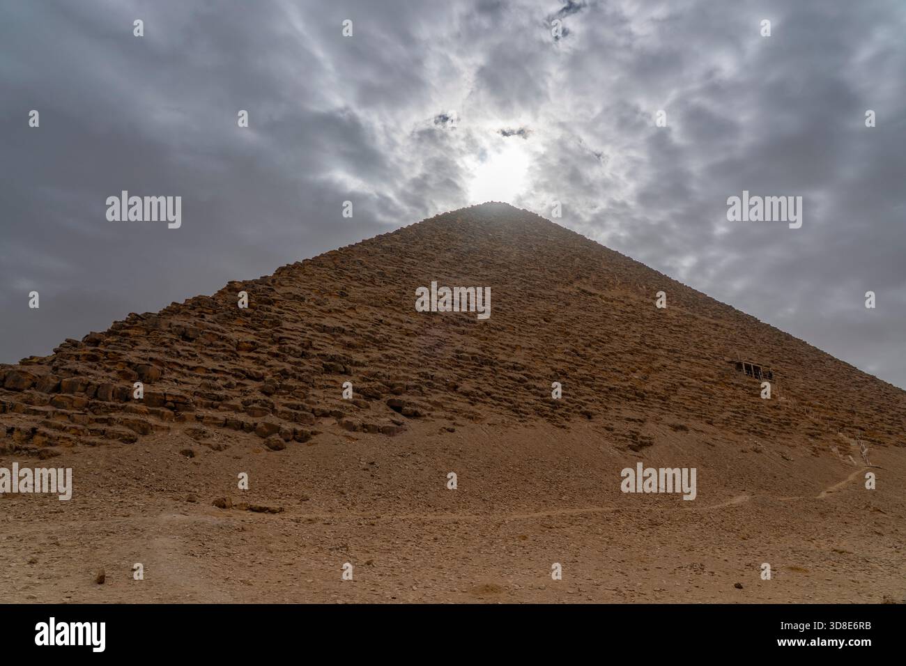 Pyramide rouge de Snéferu, Dahchour, Égypte. Banque D'Images