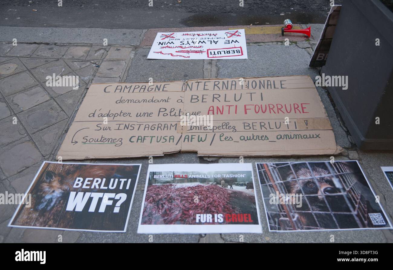 Paris, France. 30 novembre 2025.démonstration dans le cadre d'une campagne internationale visant à obtenir l'adoption d'une politique sans fourrure par la marque de luxe 'Berluti', qui appartient au groupe LVMH. À Paris, France. 30 novembre 2025. Crédit photo : saïd Anas/Alamy Live News. Banque D'Images