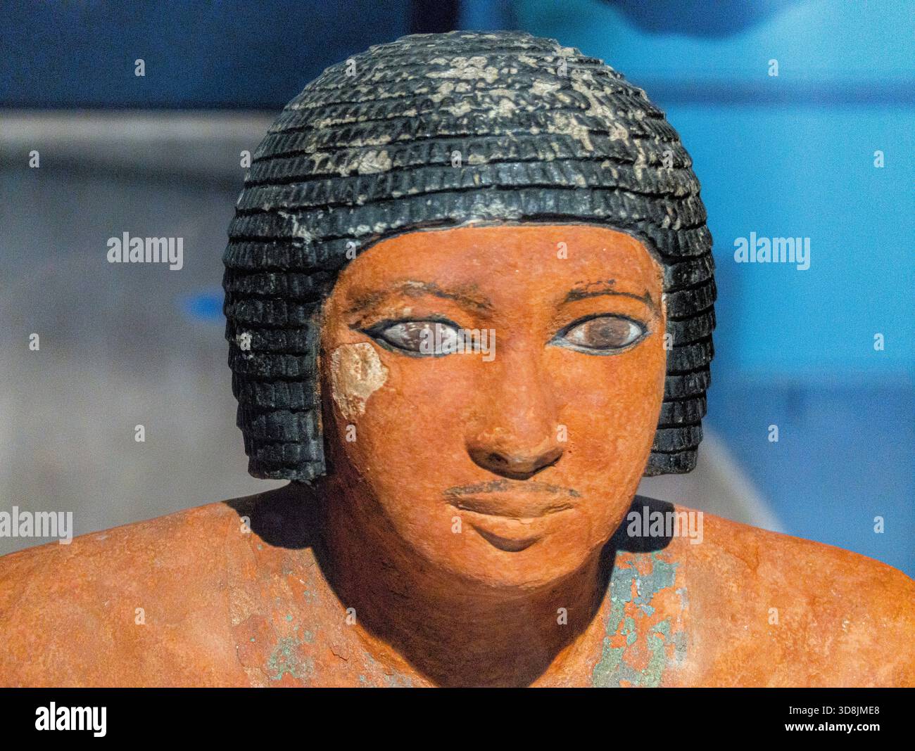 Egypte, aéroport du Caire, musée du terminal 3 : le scribe Irukakhufu, ancien Empire, depuis sa tombe de Gizeh. Banque D'Images