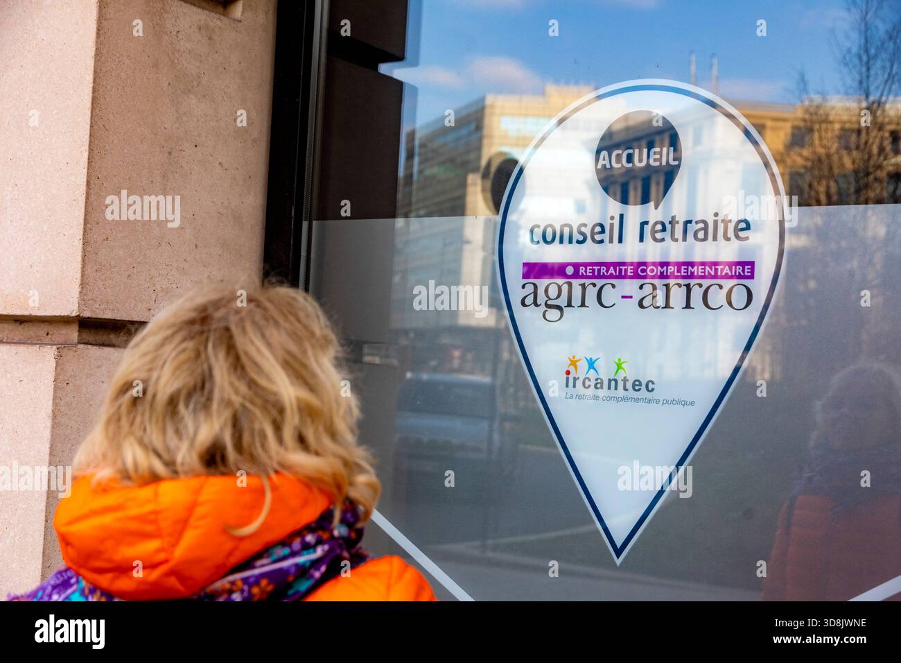 France, ile-de-France, Paris. AGIRC-ARRCO, régime complémentaire de pension pour les salariés du secteur privé. IRCANTEC, institution de pension complémentaire pour Banque D'Images