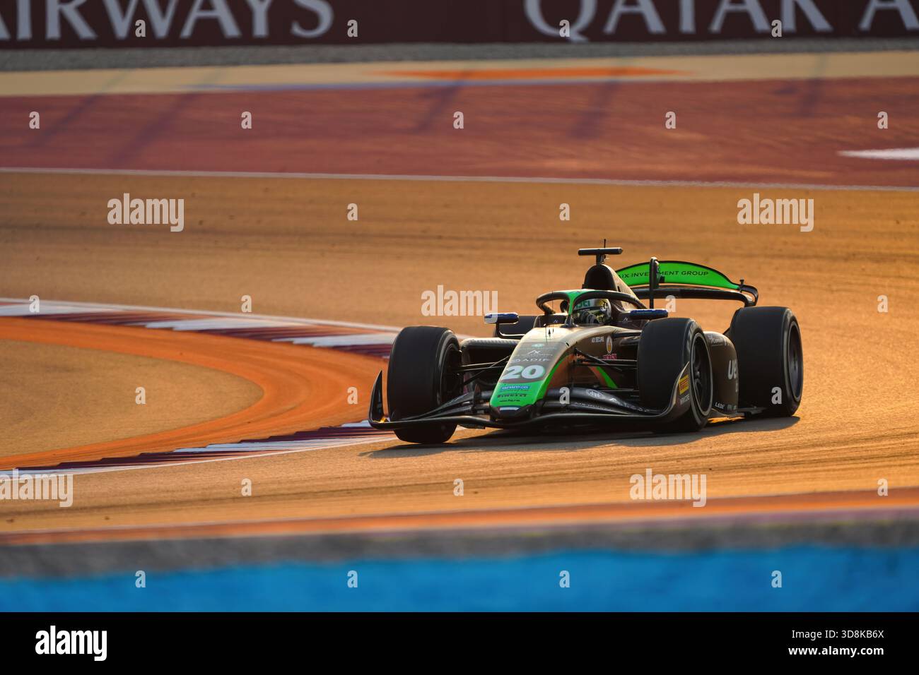 2025 Lusail FIA Formula 2 , Doha, Qatar - Leonardo Fornaroli a remporté le titre de formule 2 en 2025 grâce à sa deuxième place dans la course au Qatar. Banque D'Images