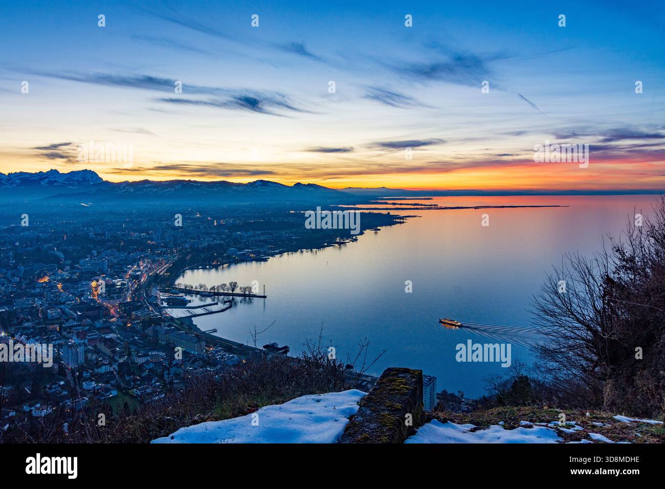 Bregenz : Bodensee (lac de Constance), coucher de soleil, vue sur Bregenz, Alpstein sous-groupe des Alpes Appenzell, navire à passagers à Bodensee (lac de Constance), Vor Banque D'Images