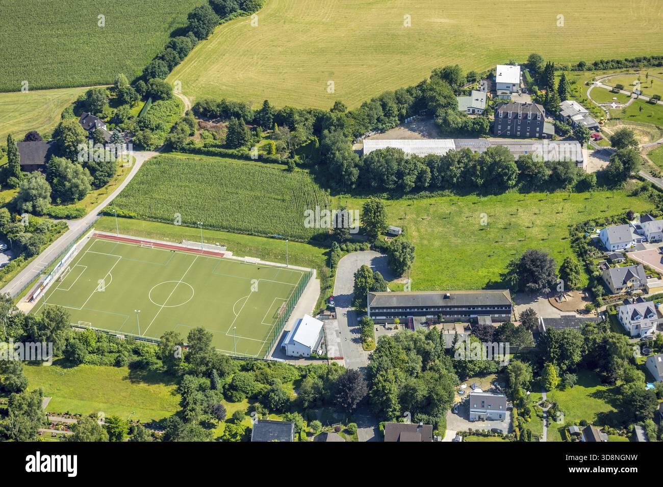 VFL Gennebreck 1923 sports Ground, Herzkamp, Sprockhoevel, Ruhr region, Rhénanie du Nord-Westphalie, Allemagne, DE, Europe, vue aérienne, vue plongeante, aer Banque D'Images