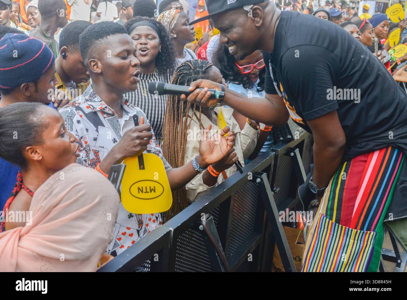 Les invités sont divertis pendant le Firewood Jollof Festival 2,0 au parc Muri Okunola à Victoria Island, Lagos, Nigeria, le 30 novembre 2025. (Photo de Adekunle Ajayi/NurPhoto)0 Banque D'Images