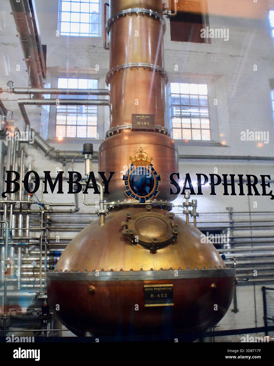 Suzan Vagoose - Un pot en cuivre encore utilisé dans la production de gin Bombay Sapphire à la distillerie Bombay Sapphire dans le Hampshire - 2025 Banque D'Images