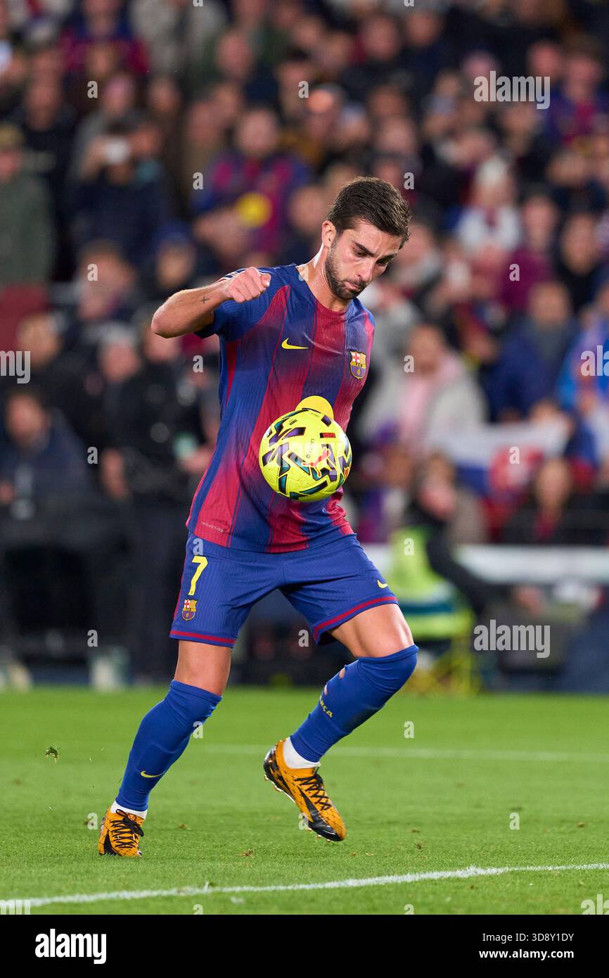 Barcelone, Espagne. 03 décembre 2025. BARCELONE, ESPAGNE - 02 DÉCEMBRE : Ferran Torres du FC Barcelone contrôle le ballon lors du match LaLiga EA Sports entre le FC Barcelone et l'Atletico de Madrid au Spotify Camp Nou le 02 décembre 2025 à Barcelone, Espagne. (Photo Gerard Franco/photo Players images/Magara Press) crédit : Magara Press SL/Alamy Live News Banque D'Images