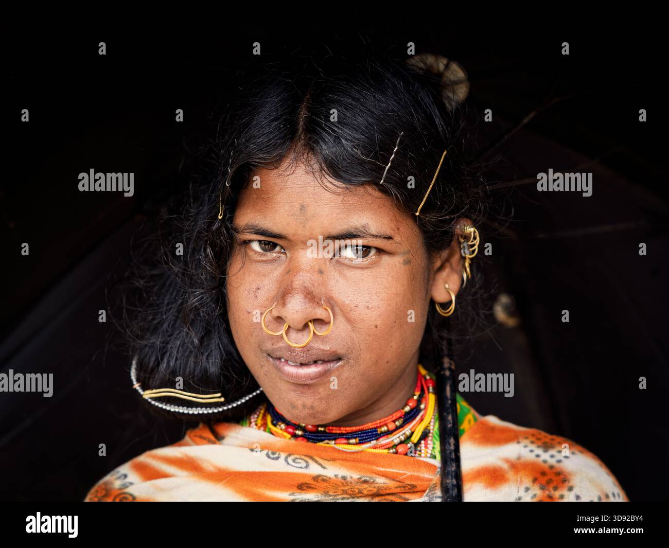 Portrait d'une femme de la tribu Dongria, Odisha, Inde Banque D'Images