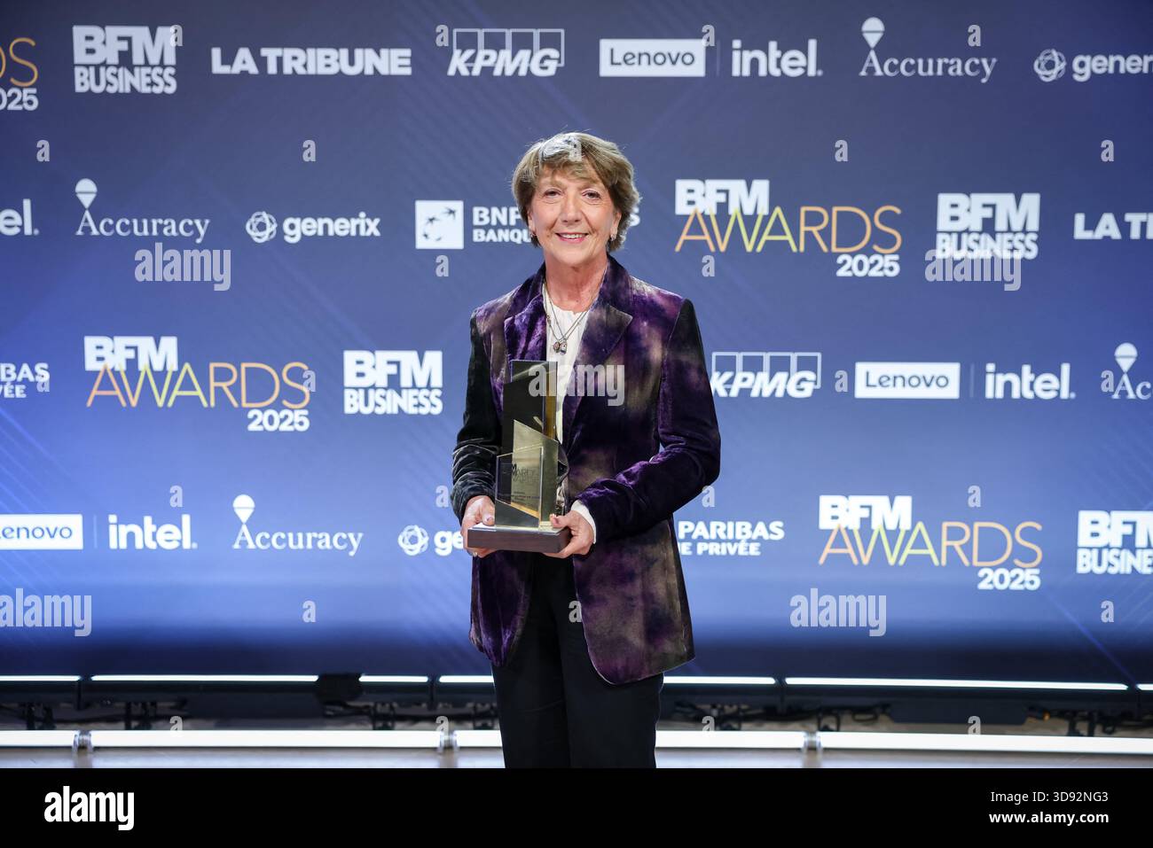 Paris, France. 02 décembre 2025. Stéphane Pallez, directeur général du groupe français de jeux de loterie et Paris sportifs, France des Jeux (FDJ), lors de la 21e édition des BFM Awards au Grand Palais de Paris, France, le 2 décembre 2025. Photo par Alexis Jumeau/ABACAPRESS.COM crédit : Abaca Press/Alamy Live News Banque D'Images